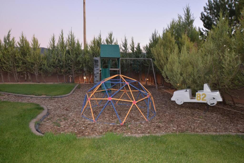 Tacit Shadow Escape Dual Suite, Gym, Coffee Bar, Hot-tub, Free Laundry, Food Available Apartamento Parowan