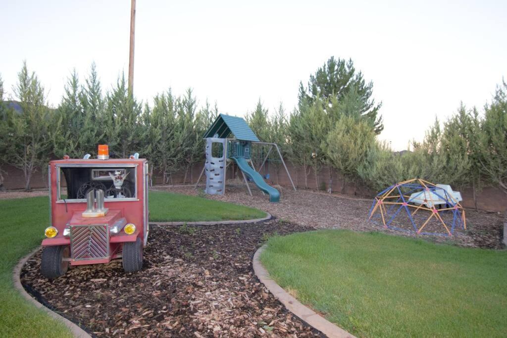 Tacit Shadow Escape Dual Suite, Gym, Coffee Bar, Hot-tub, Free Laundry, Food Available * Parowan