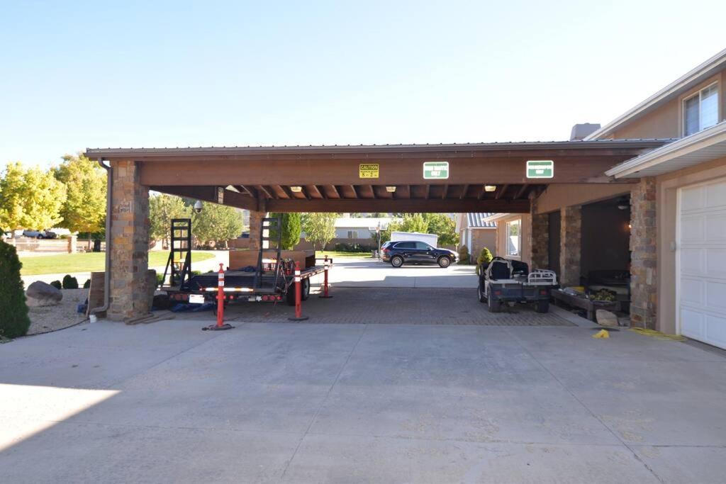 Tacit Shadow Escape Dual Suite, Gym, Coffee Bar, Hot-tub, Free Laundry, Food Available Apartamento Parowan